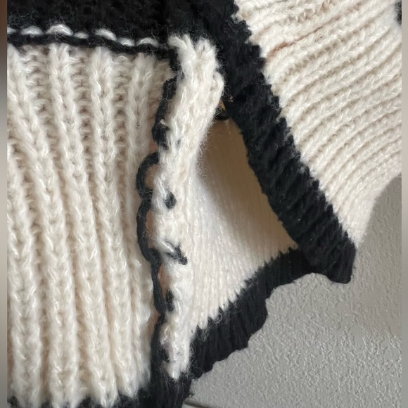 Avantlook Long Sleeve Turtleneck Sweater - Picture 11 of 11